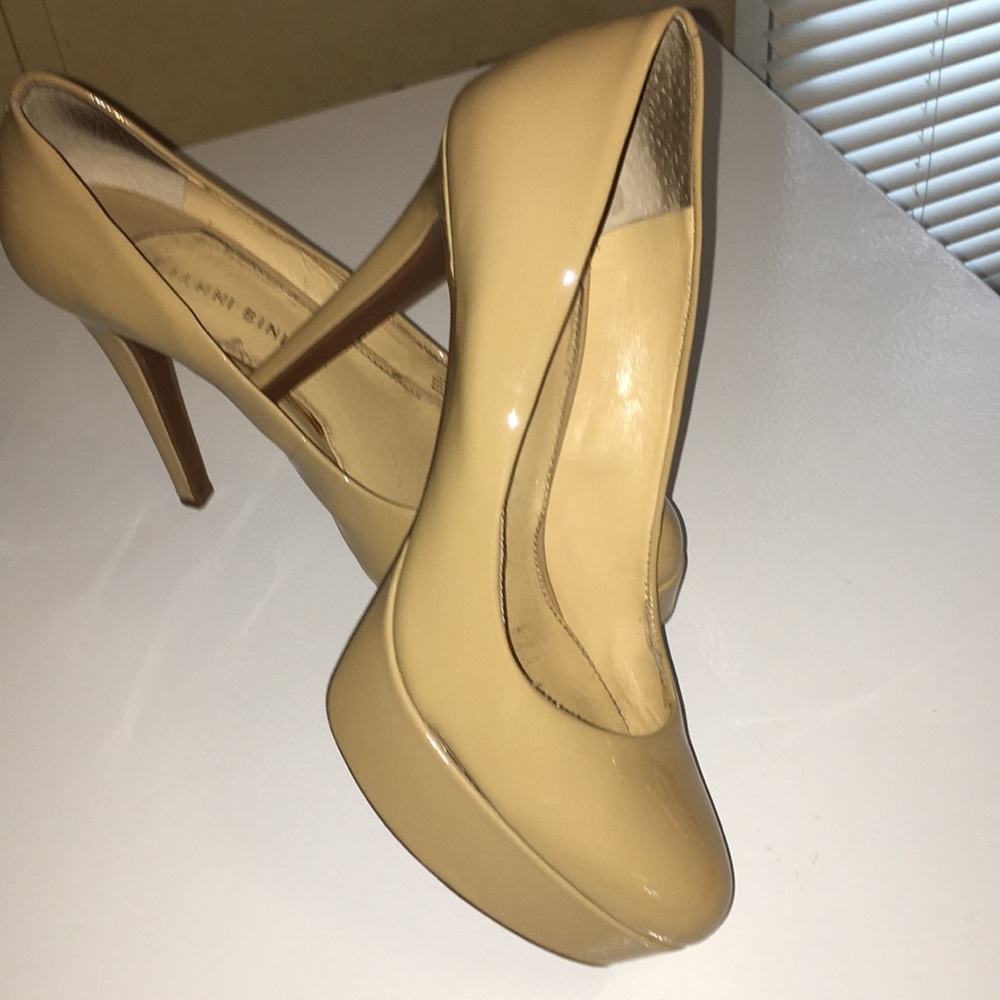 Gianni Bini Platform Heels Sz 8.5